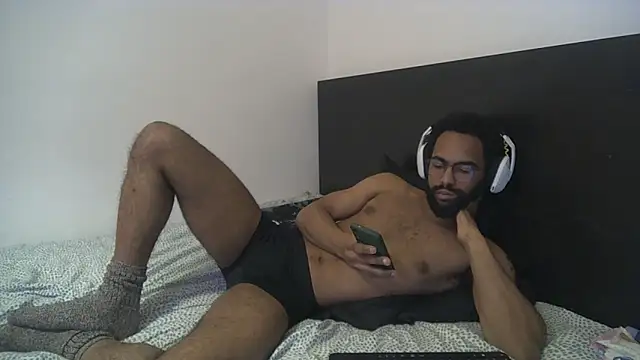 Snapshot of kevi_cocks chatting on February 2025 10:52:02 PM kevi cocks online show from February 2025 10:52:02 PM