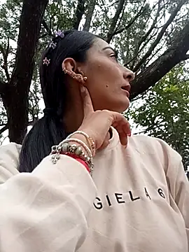 BELLA--26 online show from February 2025 03:18:02 PM