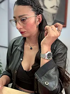 BELLA--26 online show from January 2026 02:33:02 PM