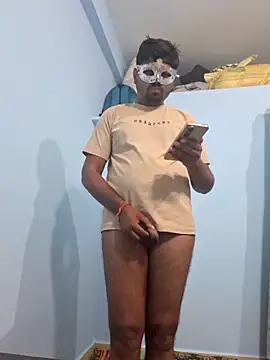 Snapshot of Desi_Heat chatting on October 2025 01:06:02 AM Desi Heat online show from October 2025 01:06:02 AM