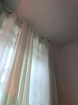 camillebr online show from May 2026 03:50:01 PM