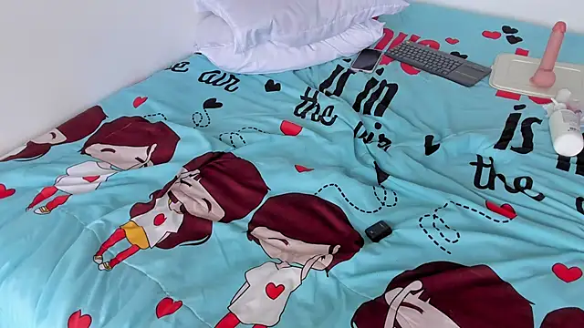 Laurensmith9 online show from December 2025 07:53:02 PM