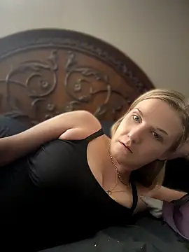 Snapshot of Kitty_DaCocks chatting on June 2026 11:22:02 PM Kitty DaCocks online show from June 2026 11:22:02 PM