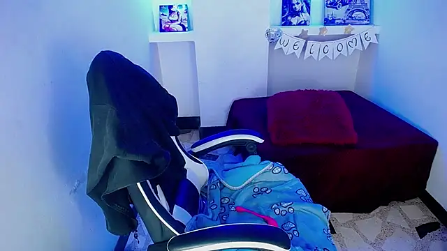 Anniee x online show from February 2026 11:11:02 AM