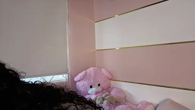 Snapshot of Charlotte__Miller chatting on October 2025 11:33:02 AM Charlotte Miller online show from October 2025 11:33:02 AM