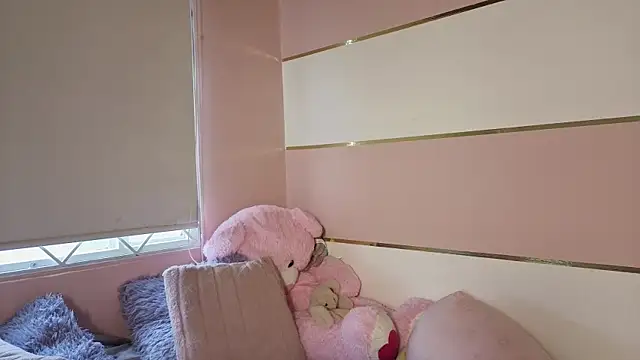 Snapshot of Charlotte__Miller chatting on October 2025 11:40:01 AM Charlotte Miller online show from October 2025 11:40:01 AM