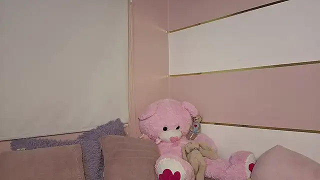 Snapshot of Charlotte__Miller chatting on October 2025 11:42:02 PM Charlotte Miller online show from October 2025 11:42:02 PM