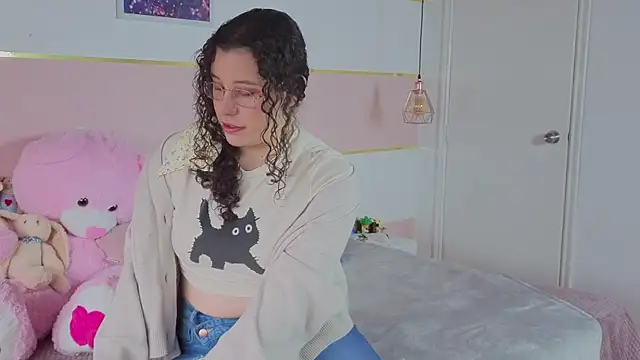 Snapshot of Charlotte__Miller chatting on November 2025 12:22:02 PM Charlotte Miller online show from November 2025 12:22:02 PM