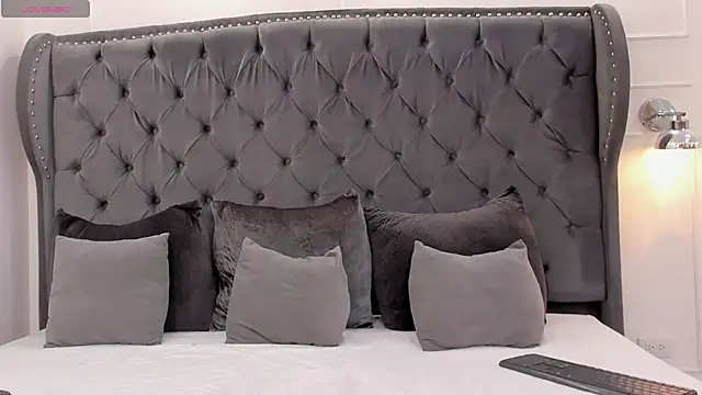 victoria camm online show from February 2026 05:20:01 PM