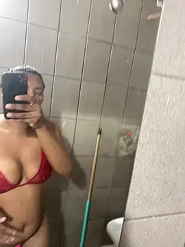 Mariaapimentinha online show from April 2026 11:25:02 PM