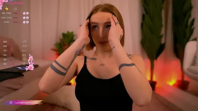 LunaBlossomX online show from March 2025 08:42:02 PM