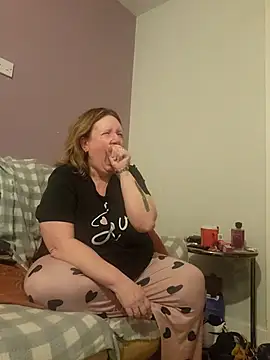 curvy girl71 online show from February 2025 07:09:01 PM