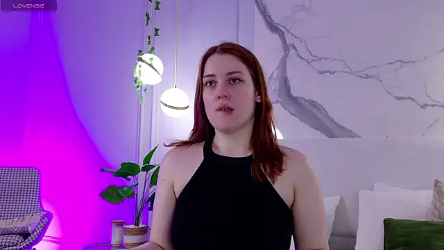 Snapshot of EllieGarson chatting on June 2026 05:06:01 PM EllieGarson online show from June 2026 05:06:01 PM