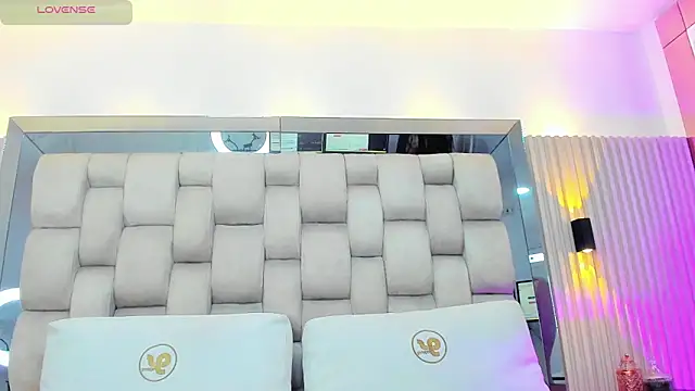 ashlyn parker online show from February 2025 07:28:02 PM