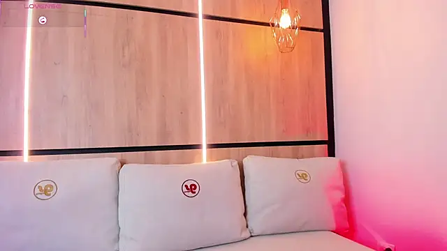 ashlyn parker online show from September 2025 08:11:02 PM