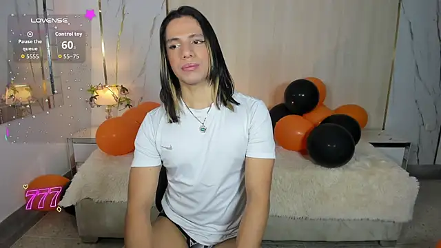 Snapshot of TylerBloom chatting on June 2026 12:50:02 PM TylerBloom online show from June 2026 12:50:02 PM