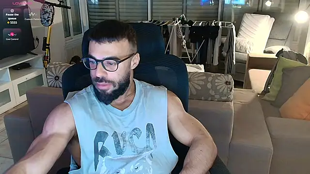 todddantes25 online show from April 2026 01:18:01 AM