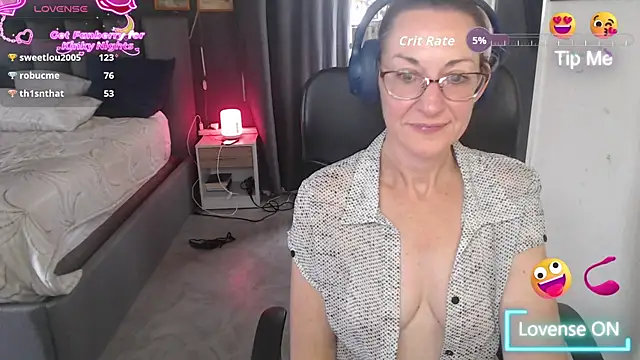 boeslaboes1 online show from December 2025 02:33:01 PM