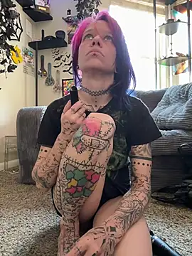 Snapshot of trashbrat chatting on May 2026 09:22:01 PM trashbrat online show from May 2026 09:22:01 PM
