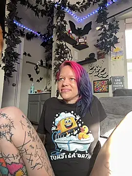Snapshot of trashbrat chatting on May 2026 10:50:02 PM trashbrat online show from May 2026 10:50:02 PM