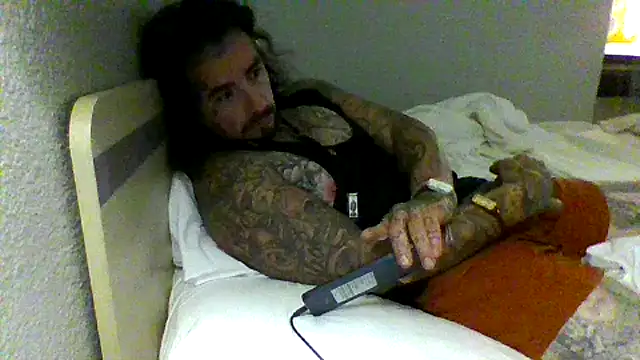 justthetip4209 online show from June 2026 07:00:01 AM