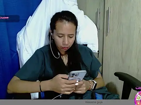 Danielagomez33 online show from March 2026 12:47:01 AM