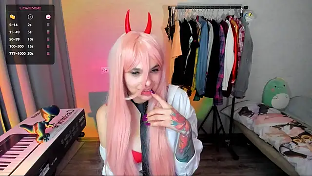 Snapshot of Tea_Rex chatting on April 2026 08:28:02 PM Tea Rex online show from April 2026 08:28:02 PM