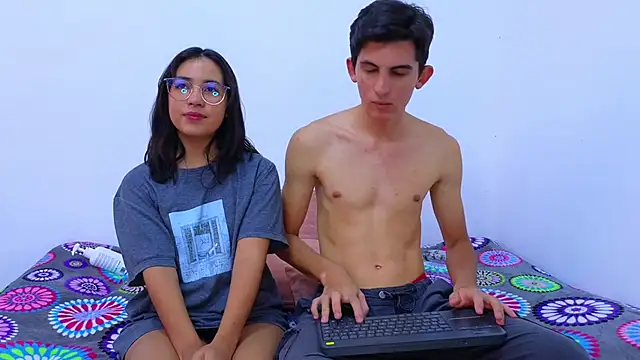 Ana and Leo online show from February 2025 12:26:02 PM