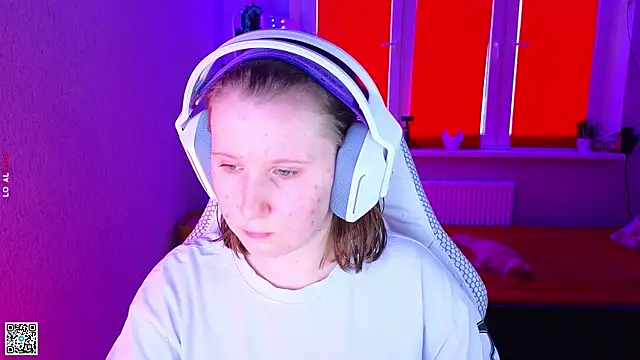 mon lola online show from November 2025 12:38:01 PM