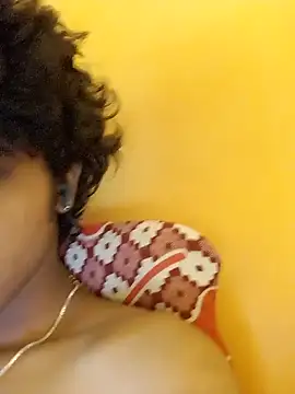 CosmicEmuu online show from January 2025 10:51:01 AM