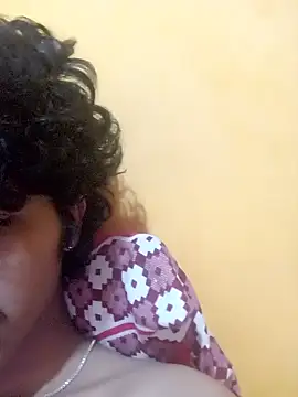 CosmicEmuu online show from January 2025 07:31:02 PM