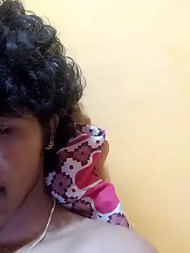 CosmicEmuu online show from January 2025 01:38:01 PM