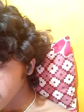 CosmicEmuu online show from February 2025 01:42:02 PM