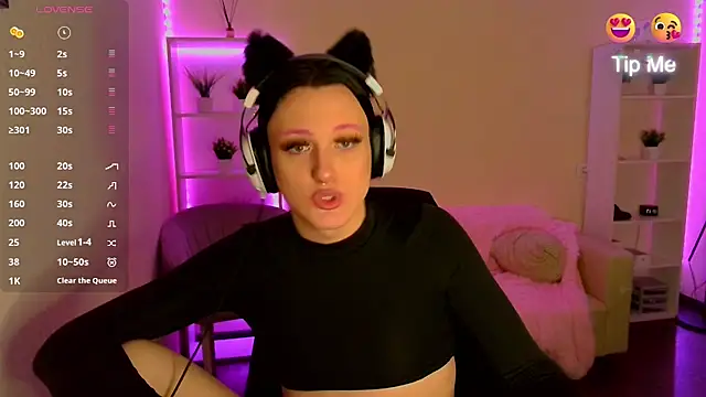 Snapshot of DianaRadrigo chatting on January 2025 03:18:02 PM DianaRadrigo online show from January 2025 03:18:02 PM