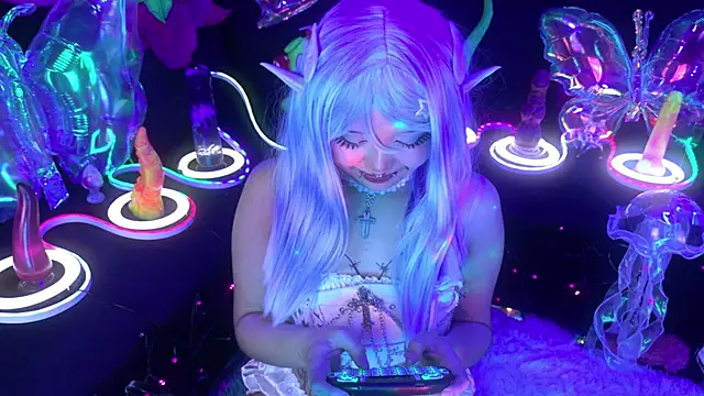 LaytonBox online show from April 2026 03:45:01 PM