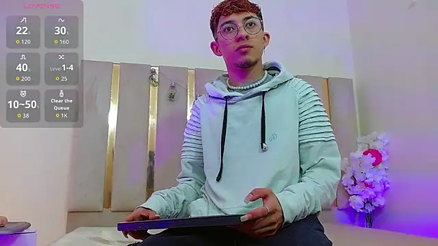 Snapshot of Axel_tay chatting on October 2025 03:36:02 AM Axel tay online show from October 2025 03:36:02 AM