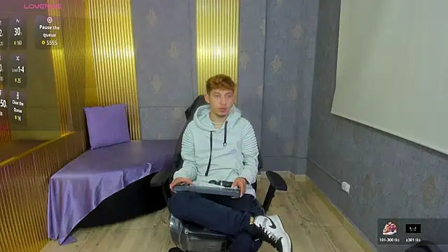 Snapshot of Axel_tay chatting on October 2025 03:52:02 AM Axel tay online show from October 2025 03:52:02 AM