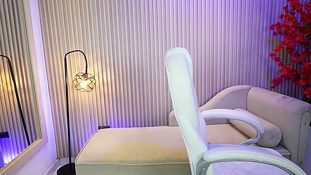 Emma Walkerr  online show from September 2025 07:03:02 PM