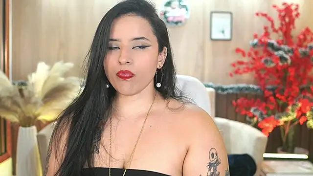 Emma Walkerr  online show from December 2025 07:00:01 PM