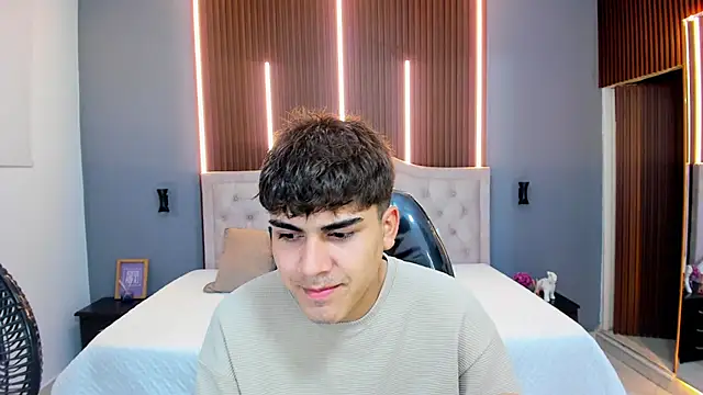 Tommy18   online show from October 2025 03:40:01 AM