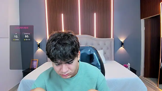 Tommy18   online show from November 2025 03:38:02 AM