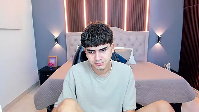 Snapshot of Tommy18__ chatting on June 2026 03:20:02 AM Tommy18 online show from June 2026 03:20:02 AM