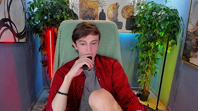 John Weasley online show from December 2025 01:39:02 PM