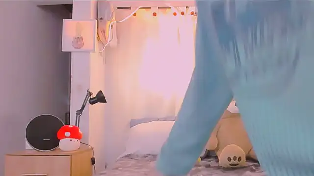 AllanYong18 online show from March 2026 08:19:01 AM