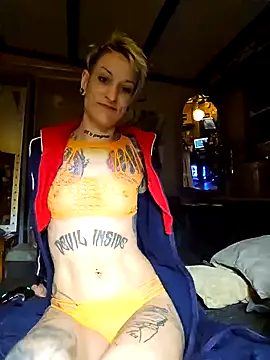 Snapshot of MissParadise40 chatting on January 2025 06:21:01 AM MissParadise40 online show from January 2025 06:21:01 AM