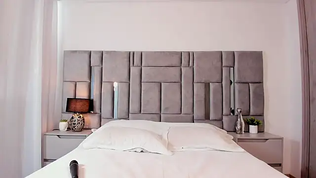 Karla Hudsson online show from February 2025 02:57:01 PM