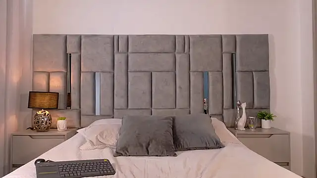 Karla Hudsson online show from February 2026 01:40:01 PM