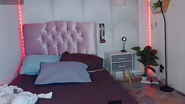 madison oli online show from March 2025 06:46:02 AM