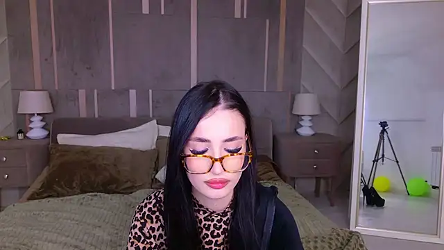 EmmaLawrens online show from February 2025 03:27:01 PM