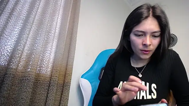 Aleska Miami online show from November 2025 02:16:02 PM